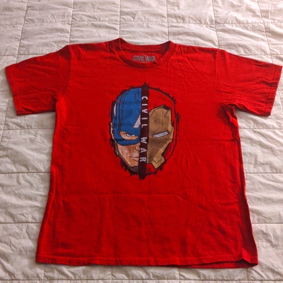 Captain America/Iron Man Civil War tee - Picture 2 of 3